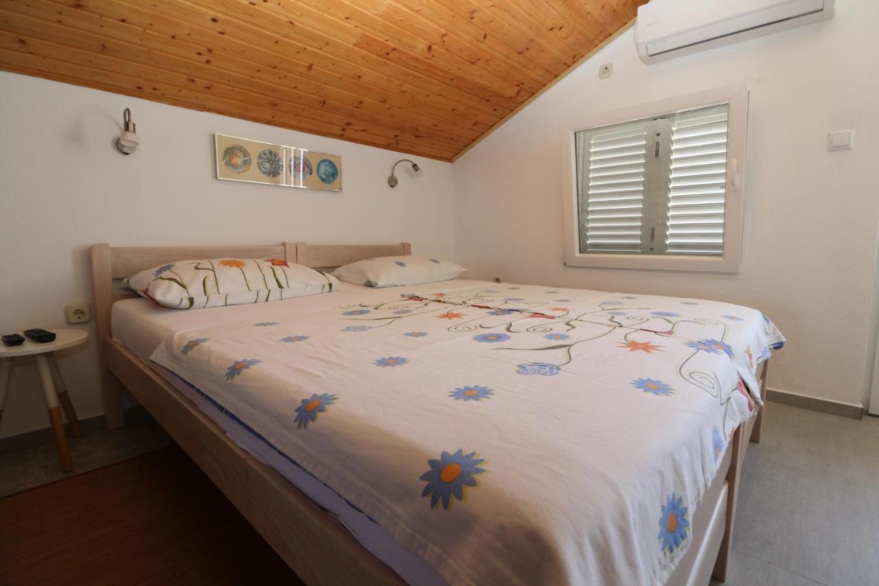 Apartments With A Parking Space Nin, Zadar - 11402 Exterior photo